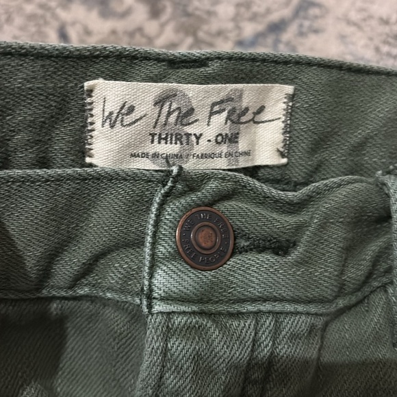 We the free - size 31-  Green Distressed Jean Shorts - cutoffs - button fly - Picture 2 of 4